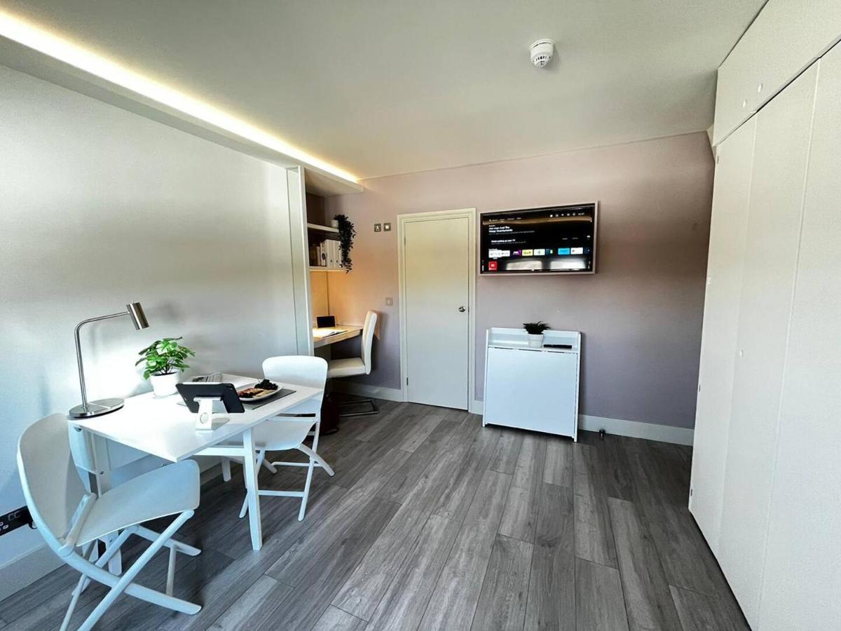Apt 12 Luxury Living Chic Studio Steps From Beach برايتون المظهر الخارجي الصورة