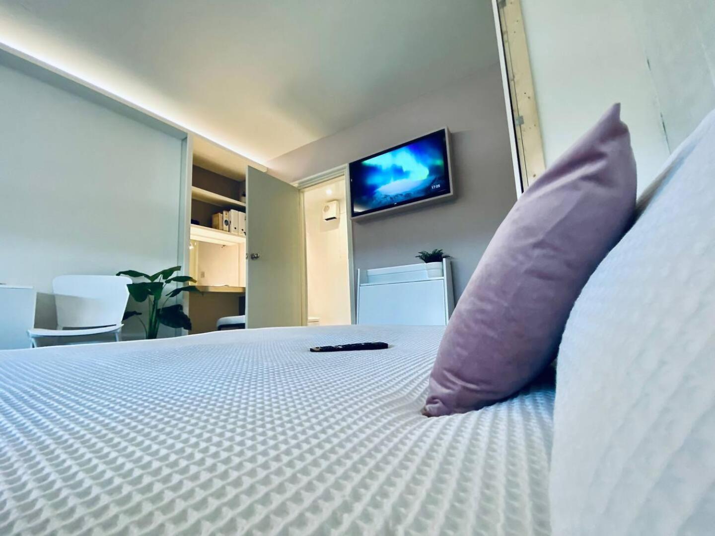 Apt 12 Luxury Living Chic Studio Steps From Beach برايتون المظهر الخارجي الصورة