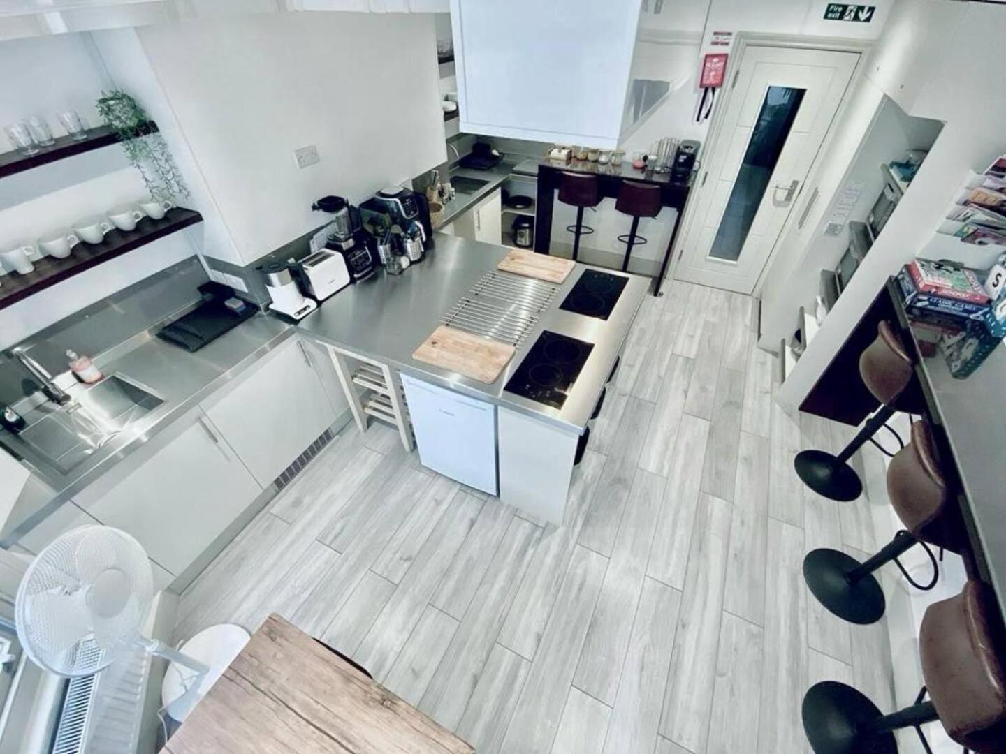Apt 12 Luxury Living Chic Studio Steps From Beach برايتون المظهر الخارجي الصورة