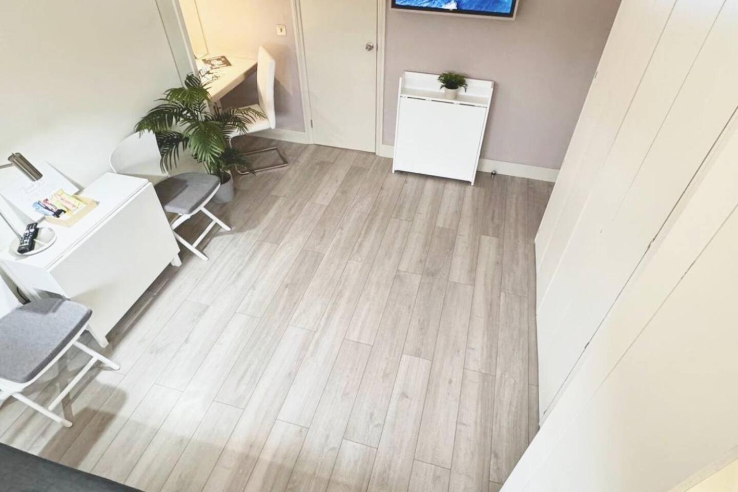 Apt 12 Luxury Living Chic Studio Steps From Beach برايتون المظهر الخارجي الصورة